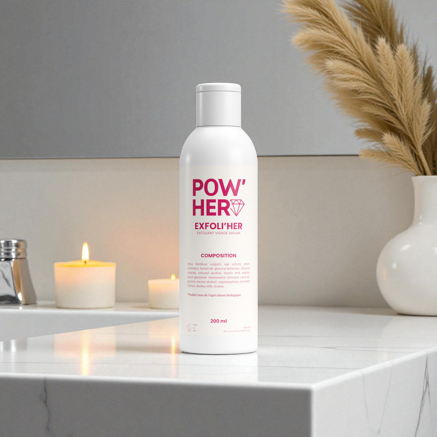 Exfoliant visage naturel POW'HER pour peaux sensibles : élimine les impuretés en douceur, hydrate et révèle un teint lumineux. Enrichi en argan, bambou et lait d’ânesse.